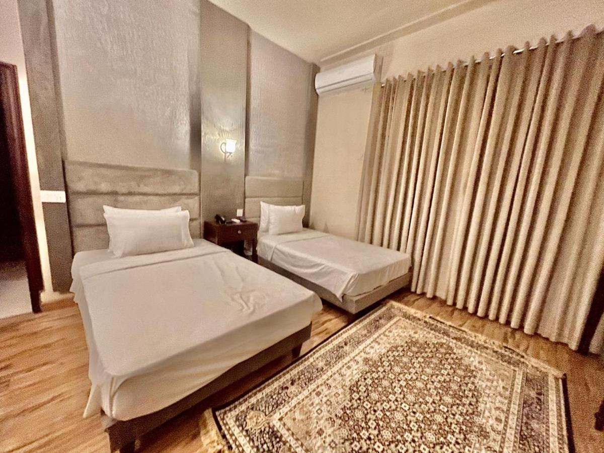 Shelton Hotel Mardan Exterior foto
